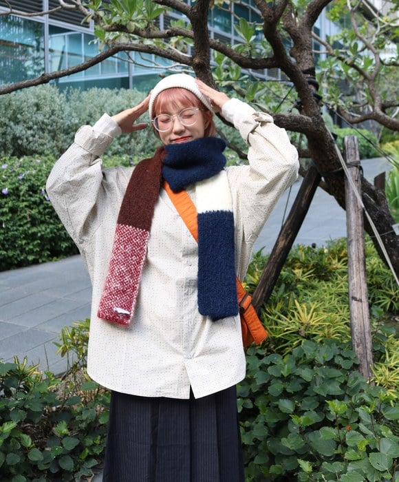 冬日的樹叢小精靈?
