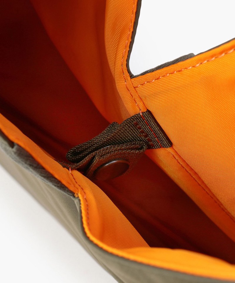 手提包 TILT TRIANGLE TOTE