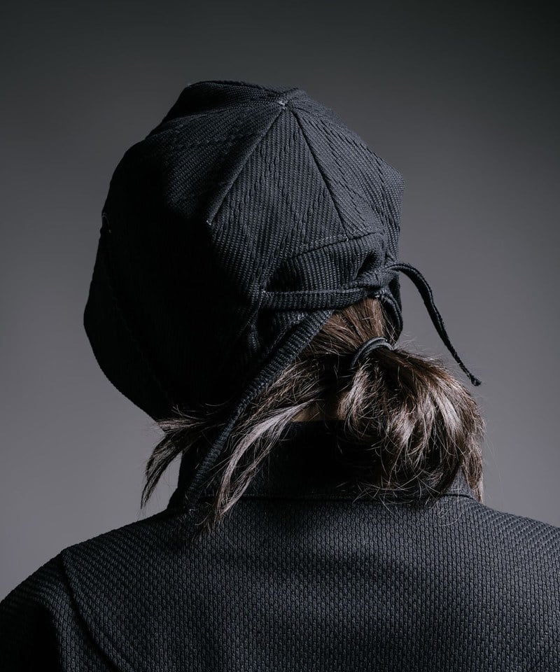 綁帶布帽 Coif