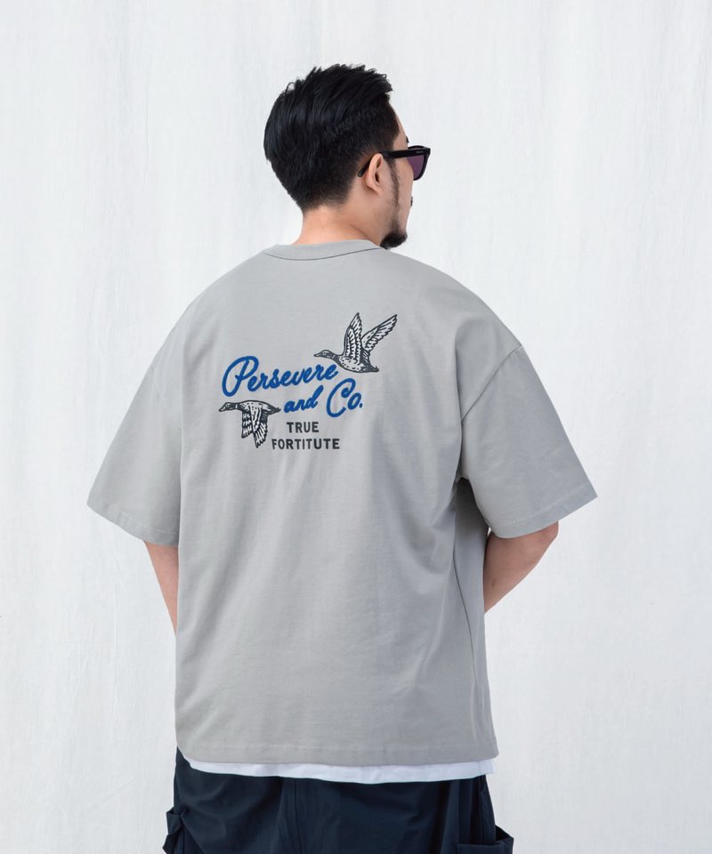 鎖鏈繡字型圖像T恤 CHAIN-STITCHED GRAPHIC T-SHIRT