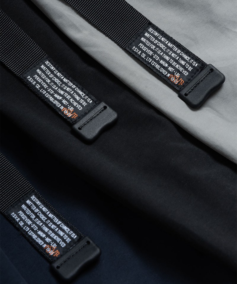 防潑水多口袋短褲 WATER-REPELLENT FUNCTIONAL CARGO SHORTS