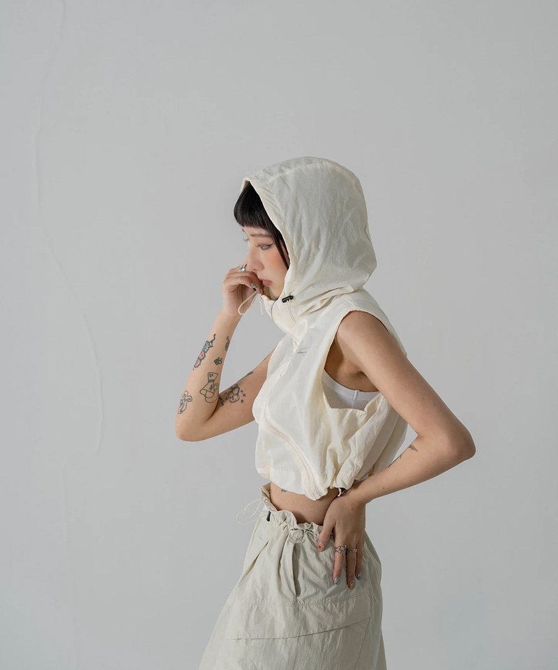 連帽拉鍊背心 DIAGONAL ZIPPER VEST