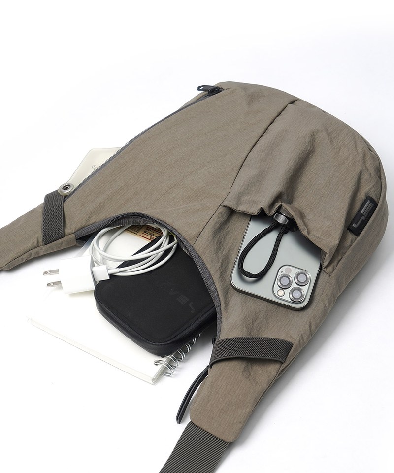 SSN9953 圓弧斜背包 M1 CROSSBODY BAG
