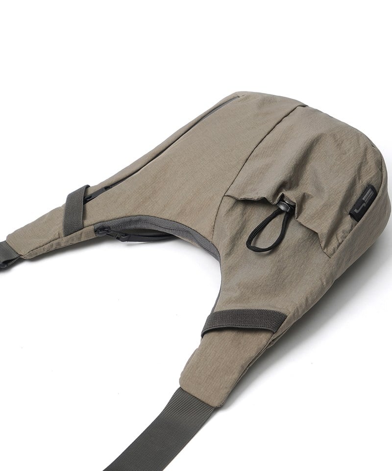 SSN9953 圓弧斜背包 M1 CROSSBODY BAG