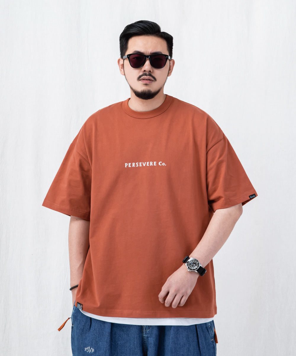 鎖鏈繡字型圖像T恤 CHAIN-STITCHED GRAPHIC T-SHIRT