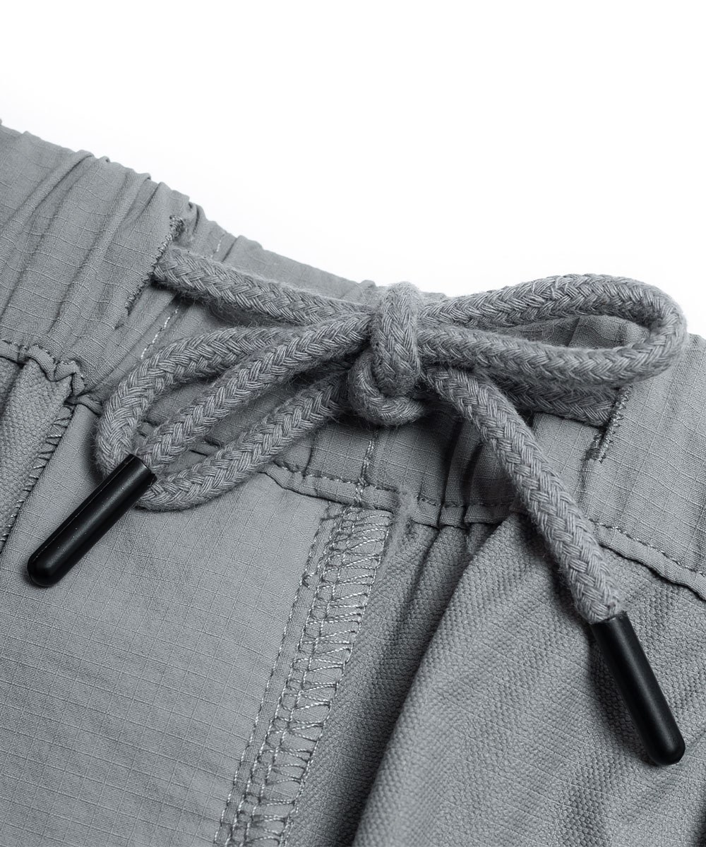 出芽飾邊短褲 MATTE NYLON WATER-REPELLENT SHORTS