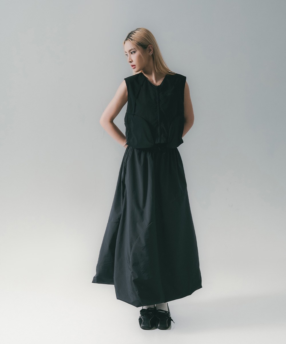 防潑水短版背心 Paneled Dart Vest